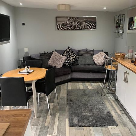 Stunning 2-Bed Cabin In Nantglyn Denbigh Zewnętrze zdjęcie